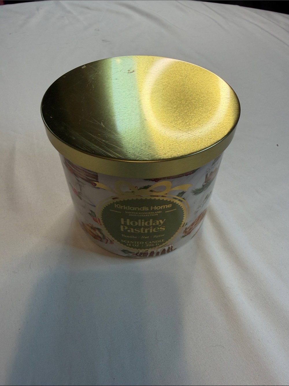 Kirkland Signature Holiday Pastries Scented Candle with Metallic Gold Lid